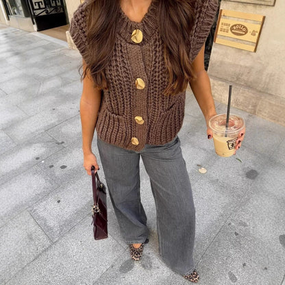 Cardigan sans manches marron foncé – Maille épaisse chic et confortable.